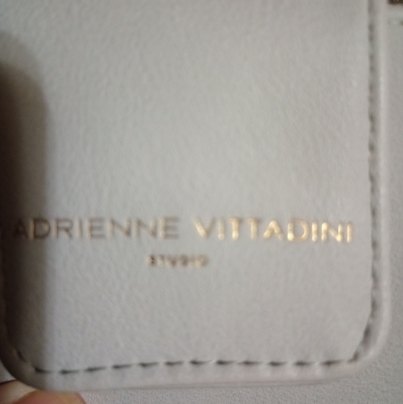 Adrienne Vittadini leather wallet - Picture 4 of 4